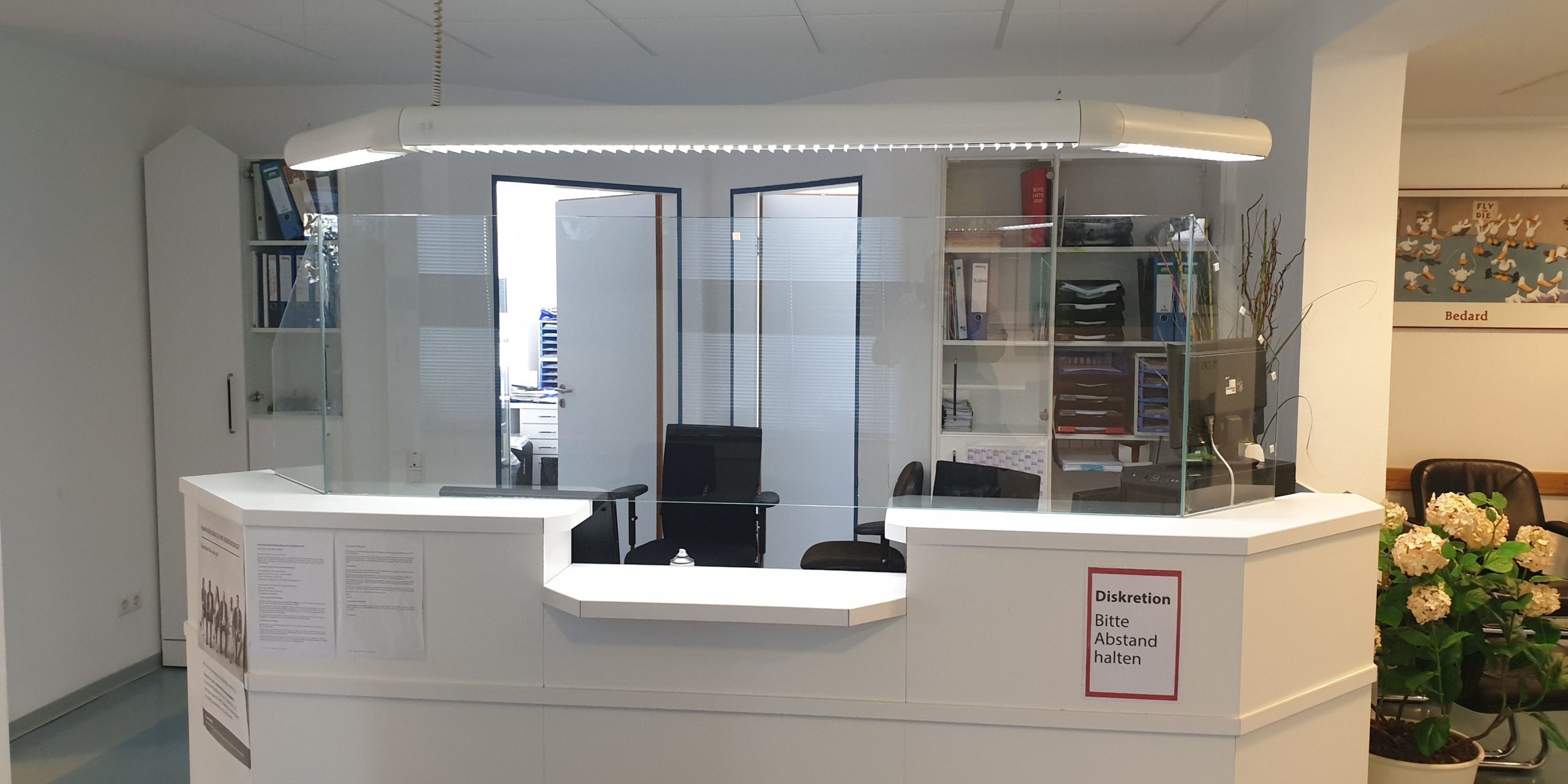 48061042-20200409-141850-1